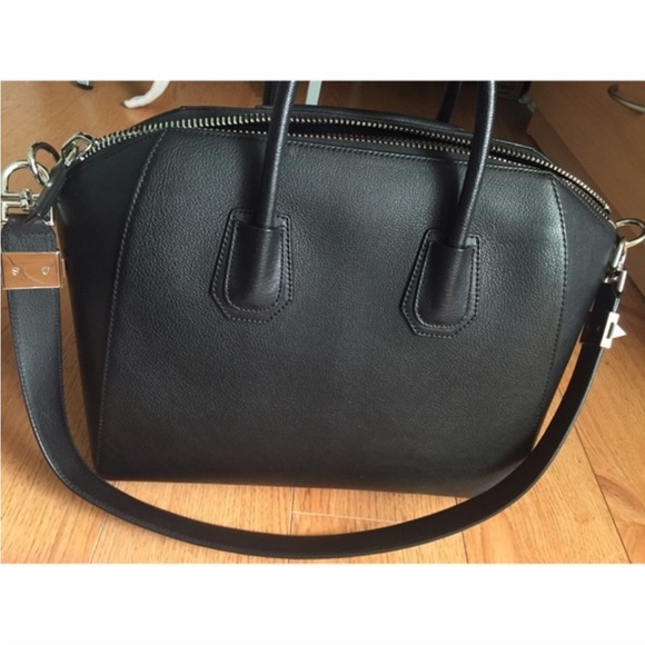 Givenchy Antigona Goatskin with tags! - Picture 5 of 8